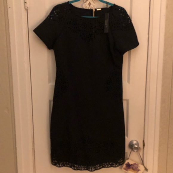 T Tahari Dresses & Skirts - Tahari Laser Cut Shift Dress